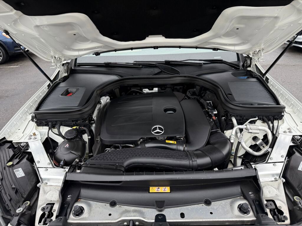 Used 2021 Mercedes-Benz GLC 300 4MATIC image 35