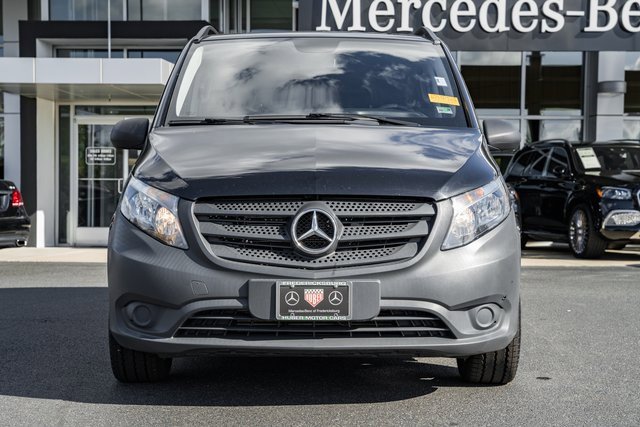 Used 2018 Mercedes-Benz Metris Passenger image 2
