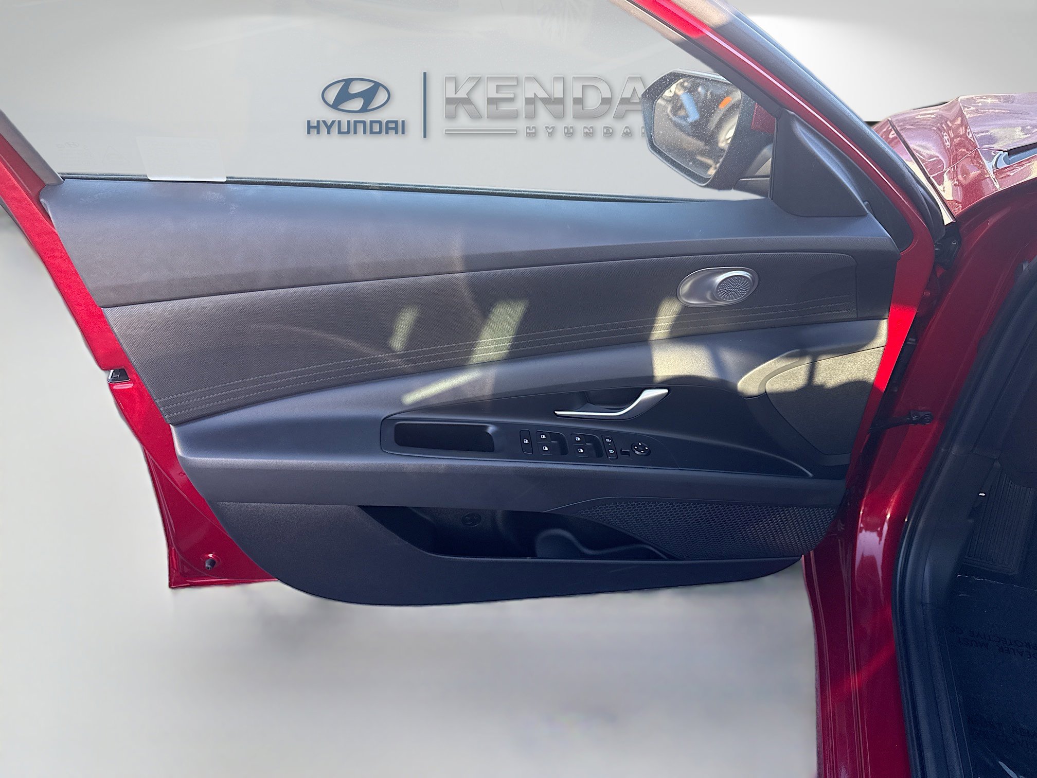 Used 2025 Hyundai Elantra SE image 17