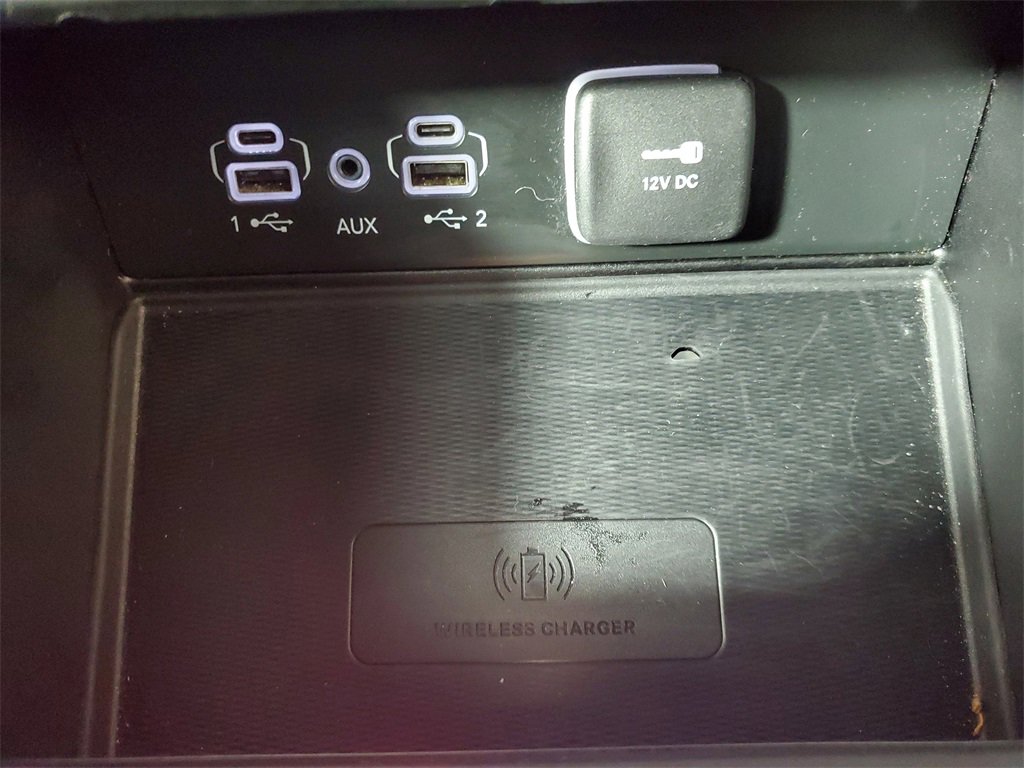 Used 2024 Jeep Grand Cherokee L Altitude image 21