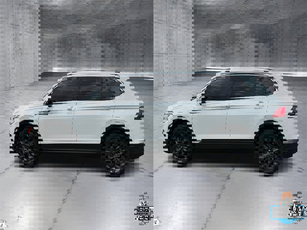 Used 2022 Volkswagen Tiguan SE image 3