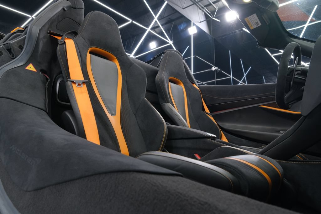 Used 2020 McLaren 720S Spider RWD image 19