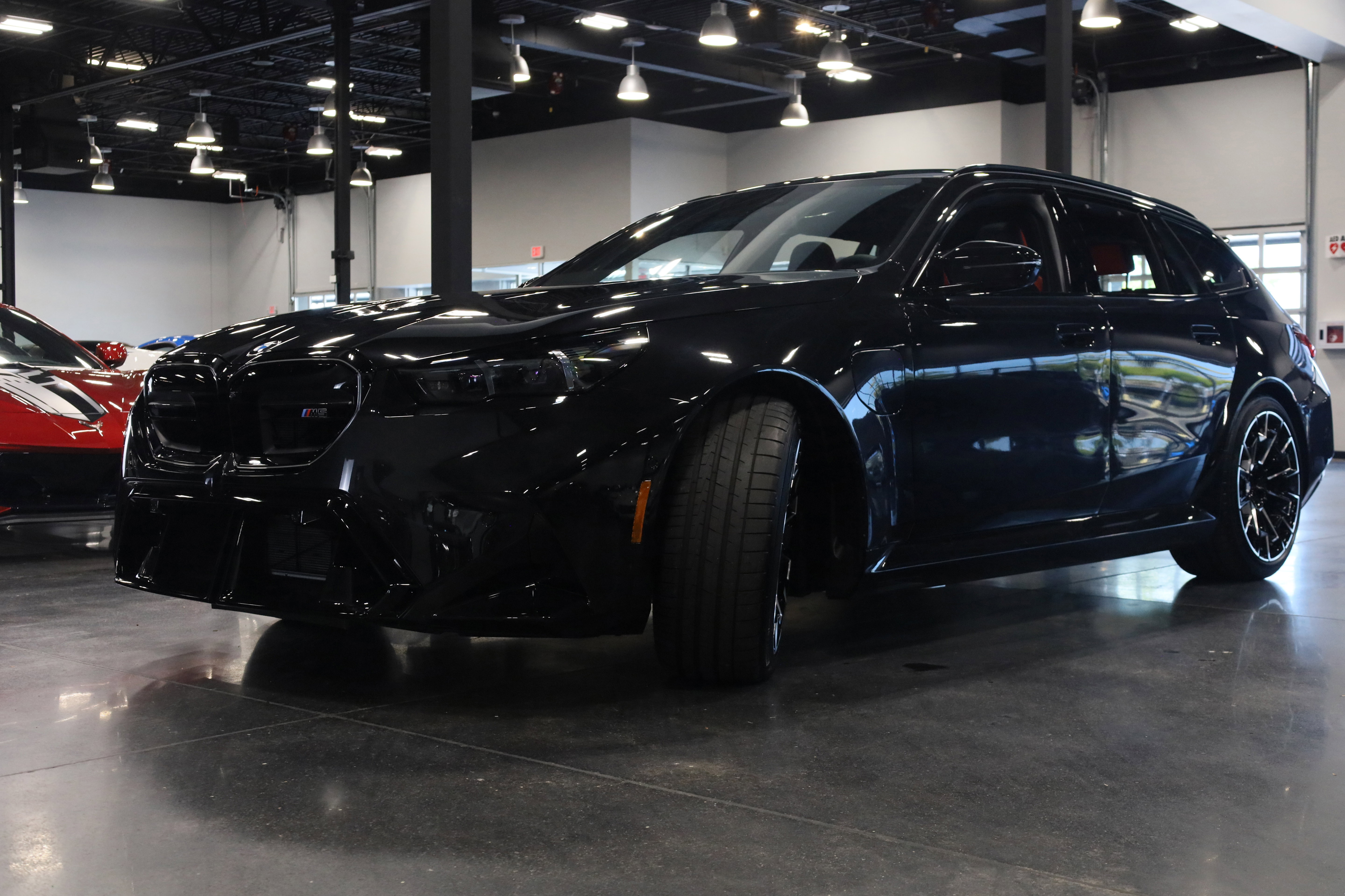 Used 2025 BMW M5 Touring w/ M Driver's Package image 4