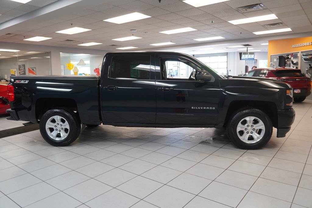 Used 2017 Chevrolet Silverado 1500 LT w/ All Star Edition AWD/4WD image 12