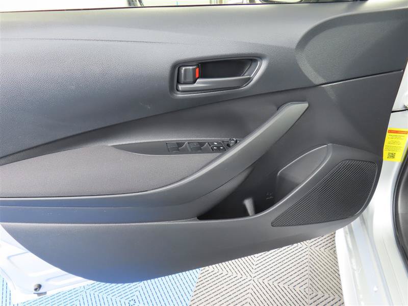 Used 2025 Toyota Corolla LE FWD image 14
