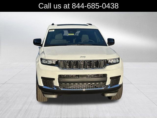 New 2025 Jeep Grand Cherokee L Laredo image 2