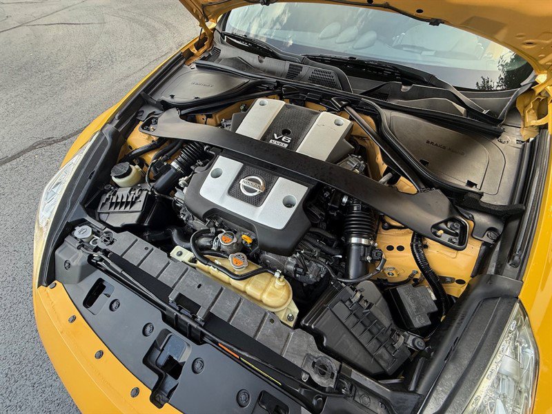 Used 2017 Nissan 370Z Coupe RWD image 27