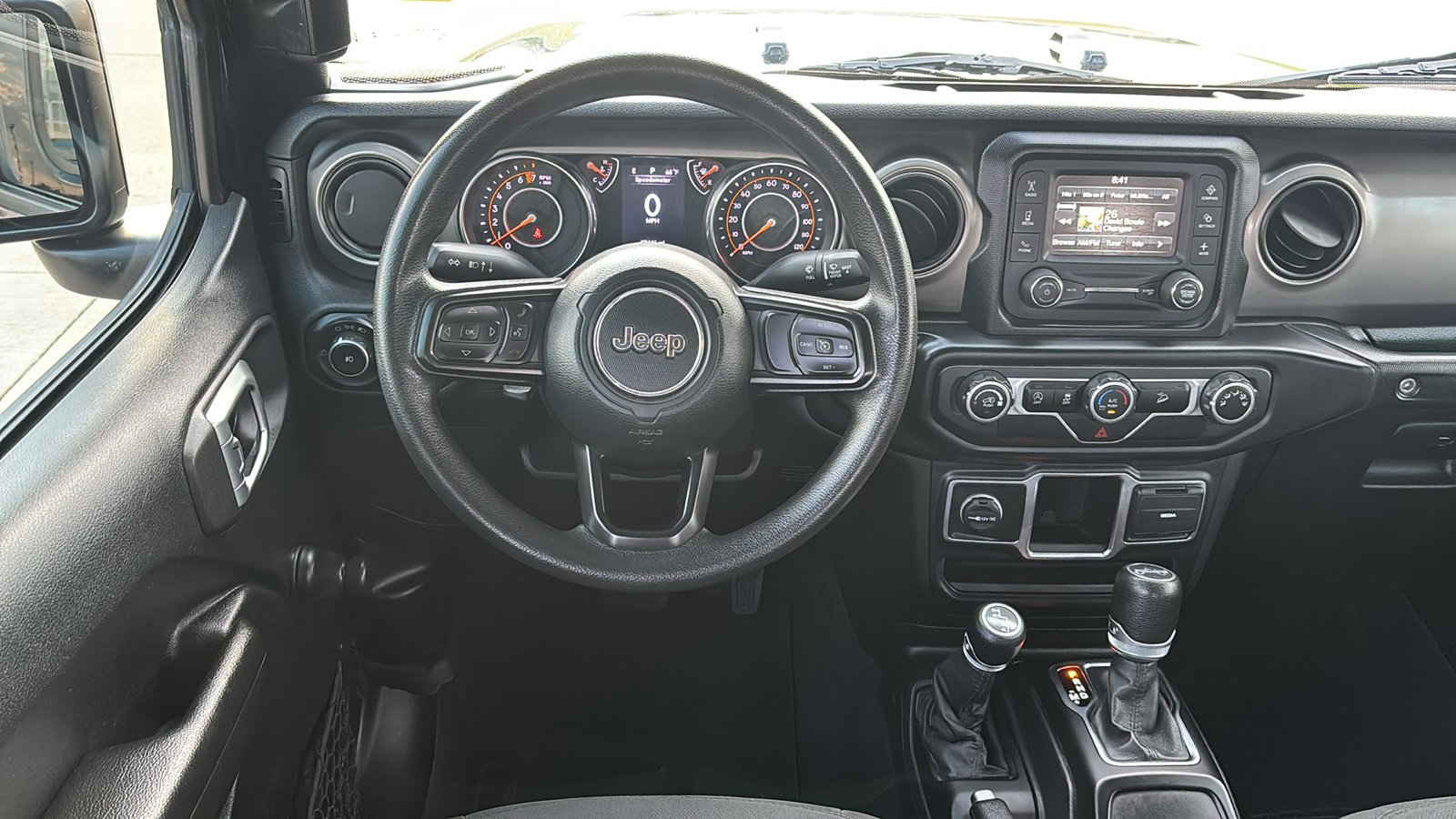 Used 2019 Jeep Wrangler Unlimited Sport image 13