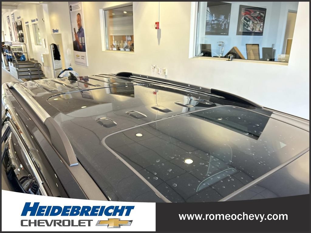 Used 2023 Chevrolet Traverse Premier w/ LPO, Floor Liner Package AWD/4WD image 39