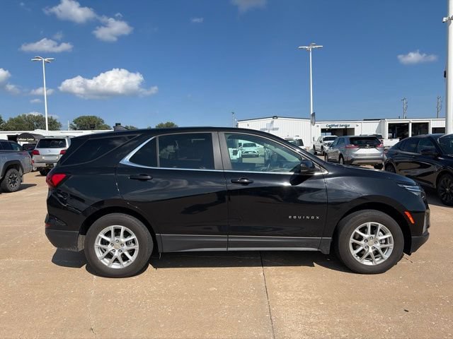 Used 2024 Chevrolet Equinox LT AWD/4WD image 2