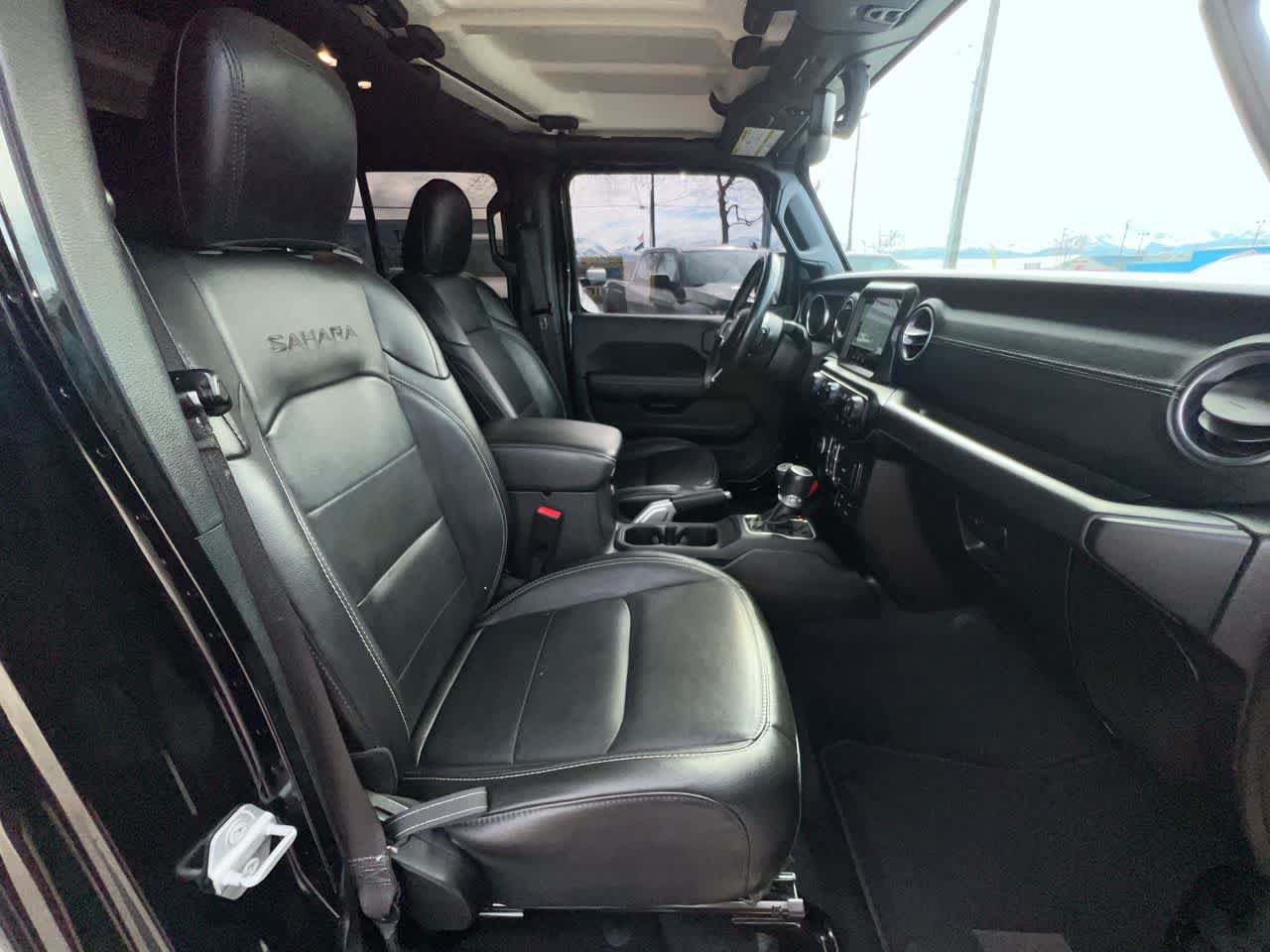 Used 2020 Jeep Wrangler Unlimited Sahara AWD/4WD image 28
