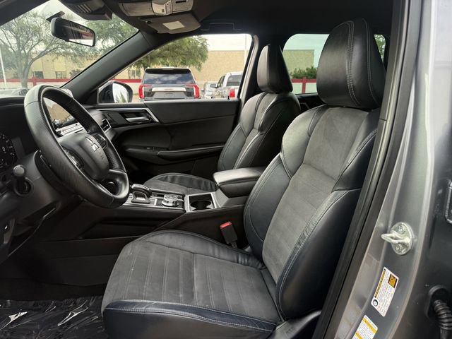 Used 2023 Mitsubishi Outlander SE image 25