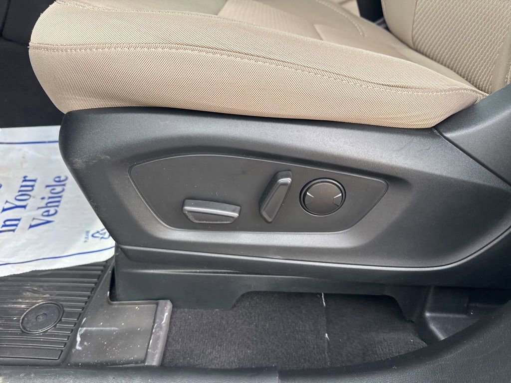 Used 2023 Ford Explorer XLT image 34