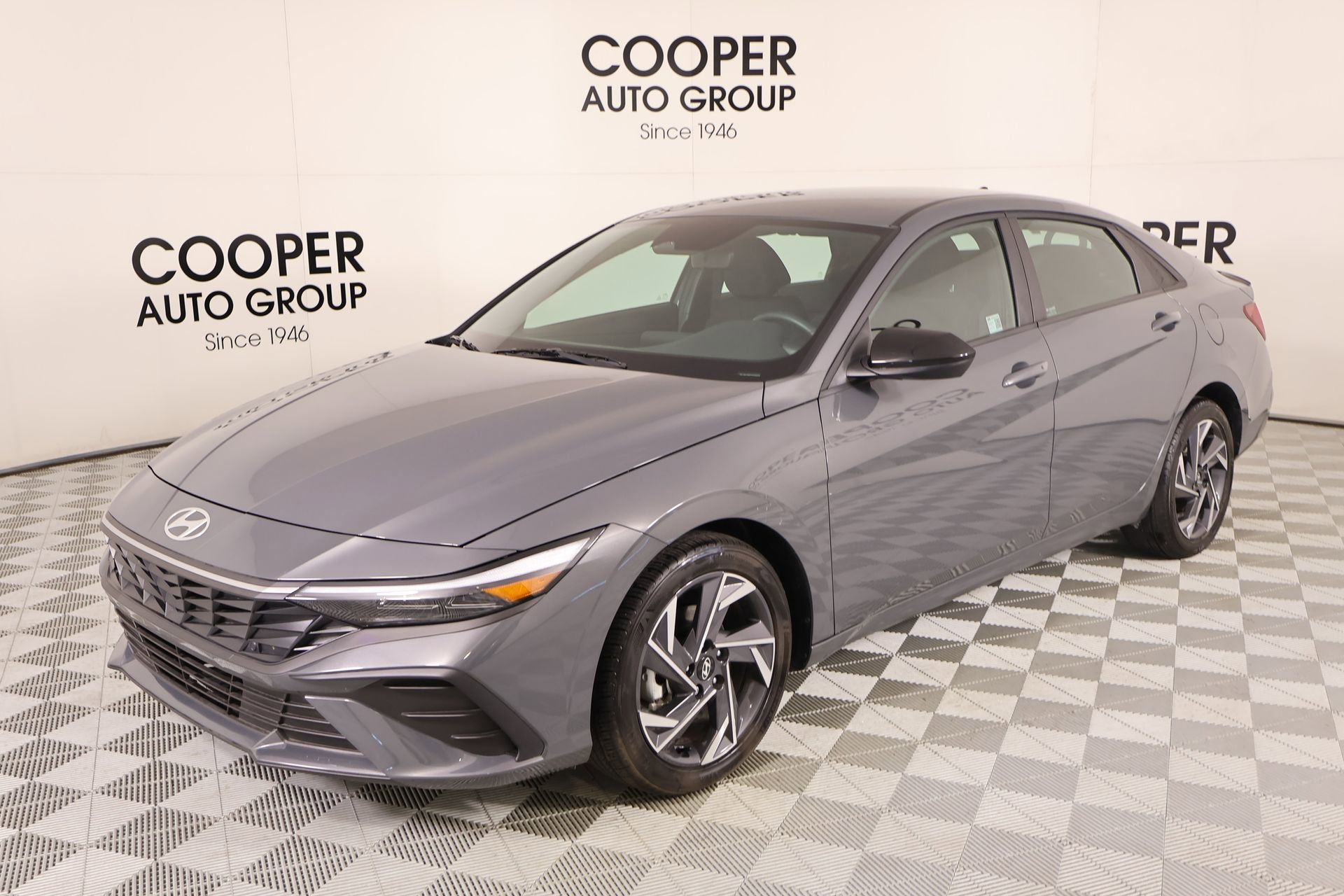 Certified 2025 Hyundai Elantra Sport image 9