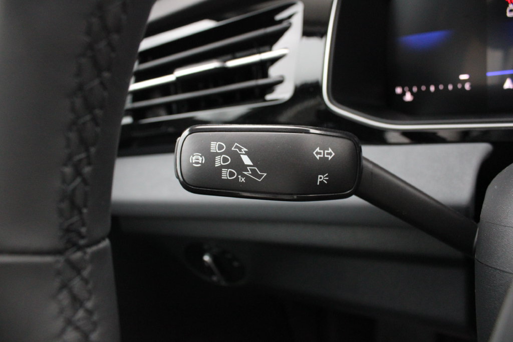 New 2027 Volkswagen Jetta SE FWD image 12