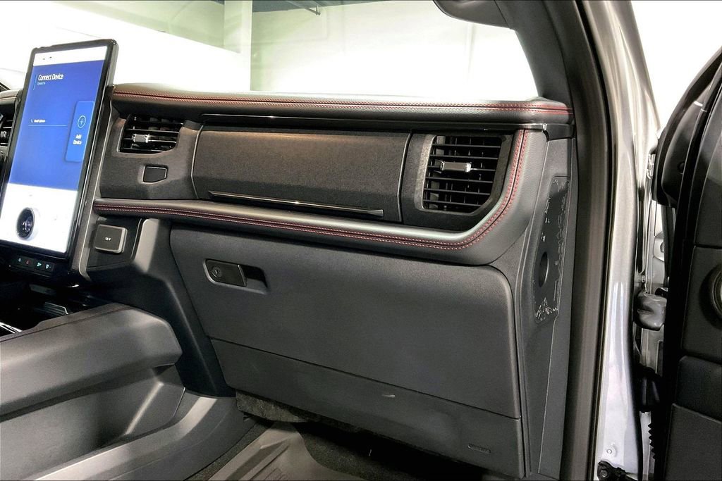 Used 2024 Ford Expedition Limited image 19