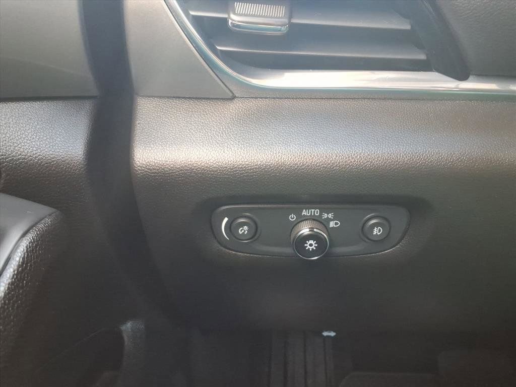 Certified 2021 Chevrolet Traverse LT image 16