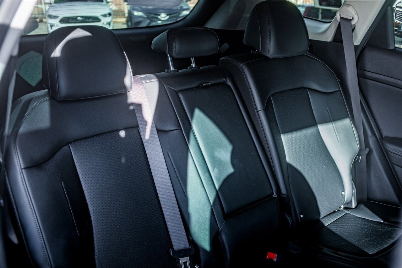 Used 2024 Kia Sportage EX image 40