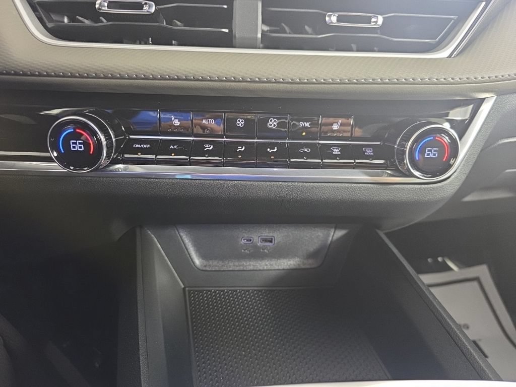 New 2026 Chevrolet Equinox LT w/ Convenience Package II FWD image 30