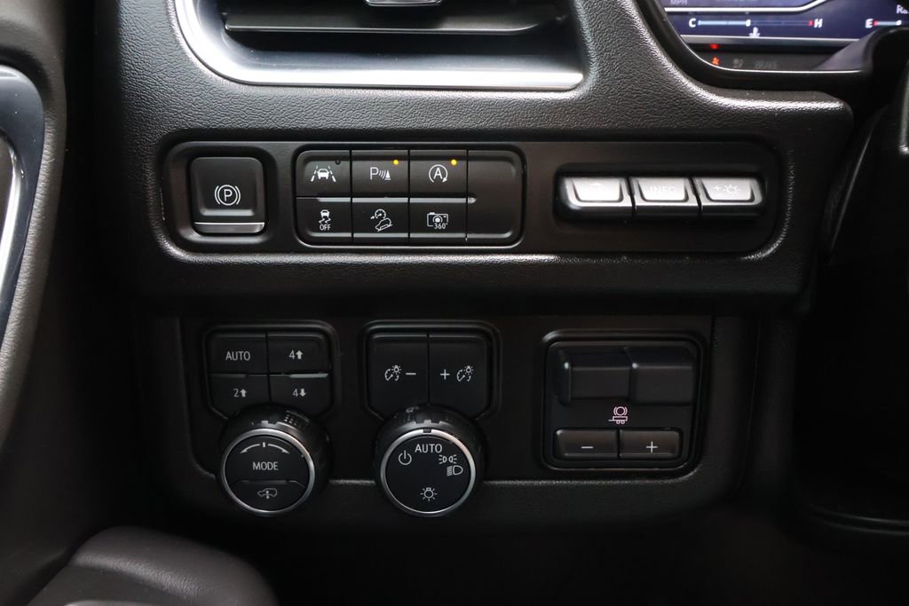 Used 2024 Chevrolet Suburban High Country w/ Max Trailering Package AWD/4WD image 36