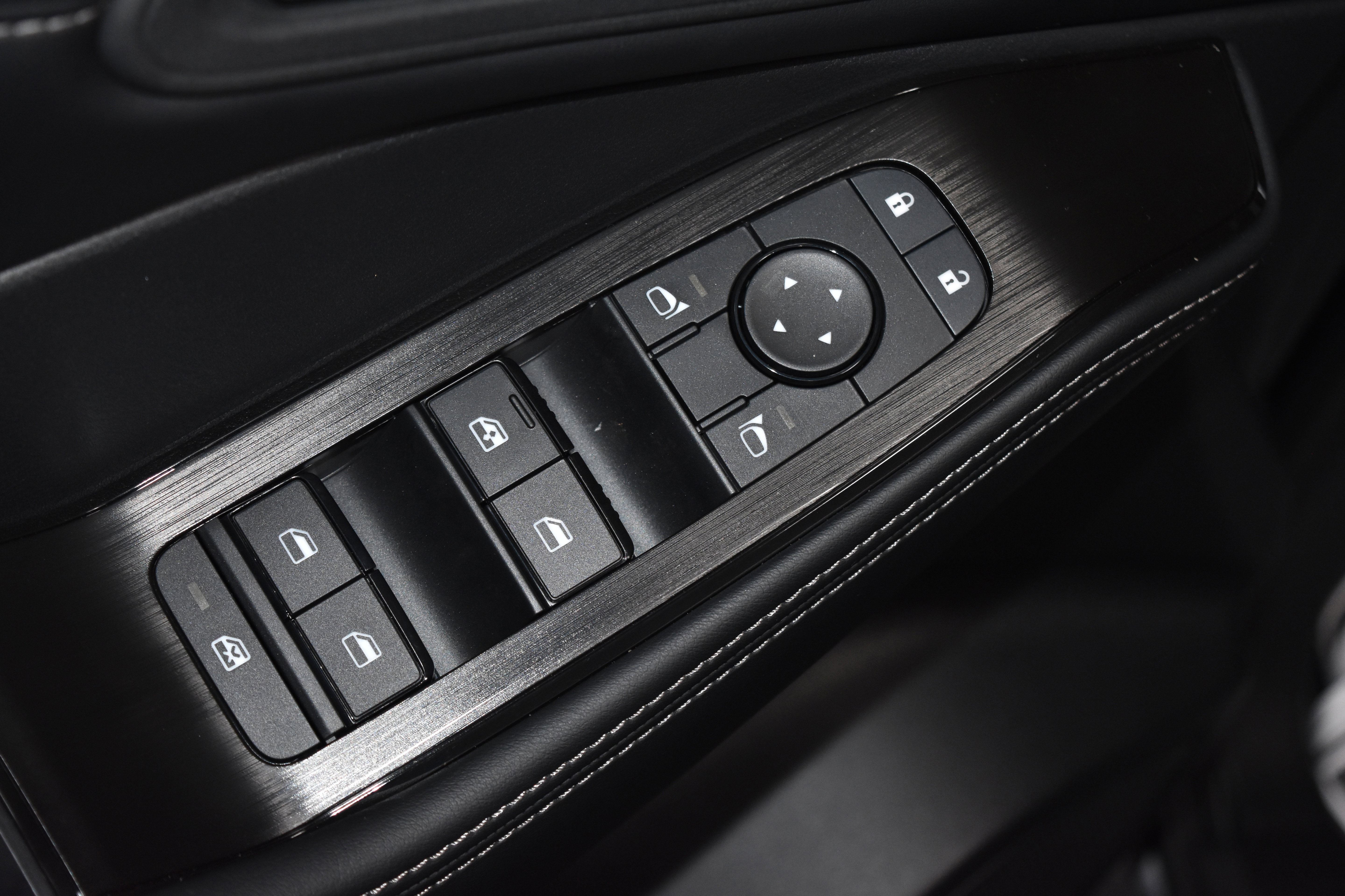 New 2026 Nissan Rogue SV w/ SV Premium Package image 4