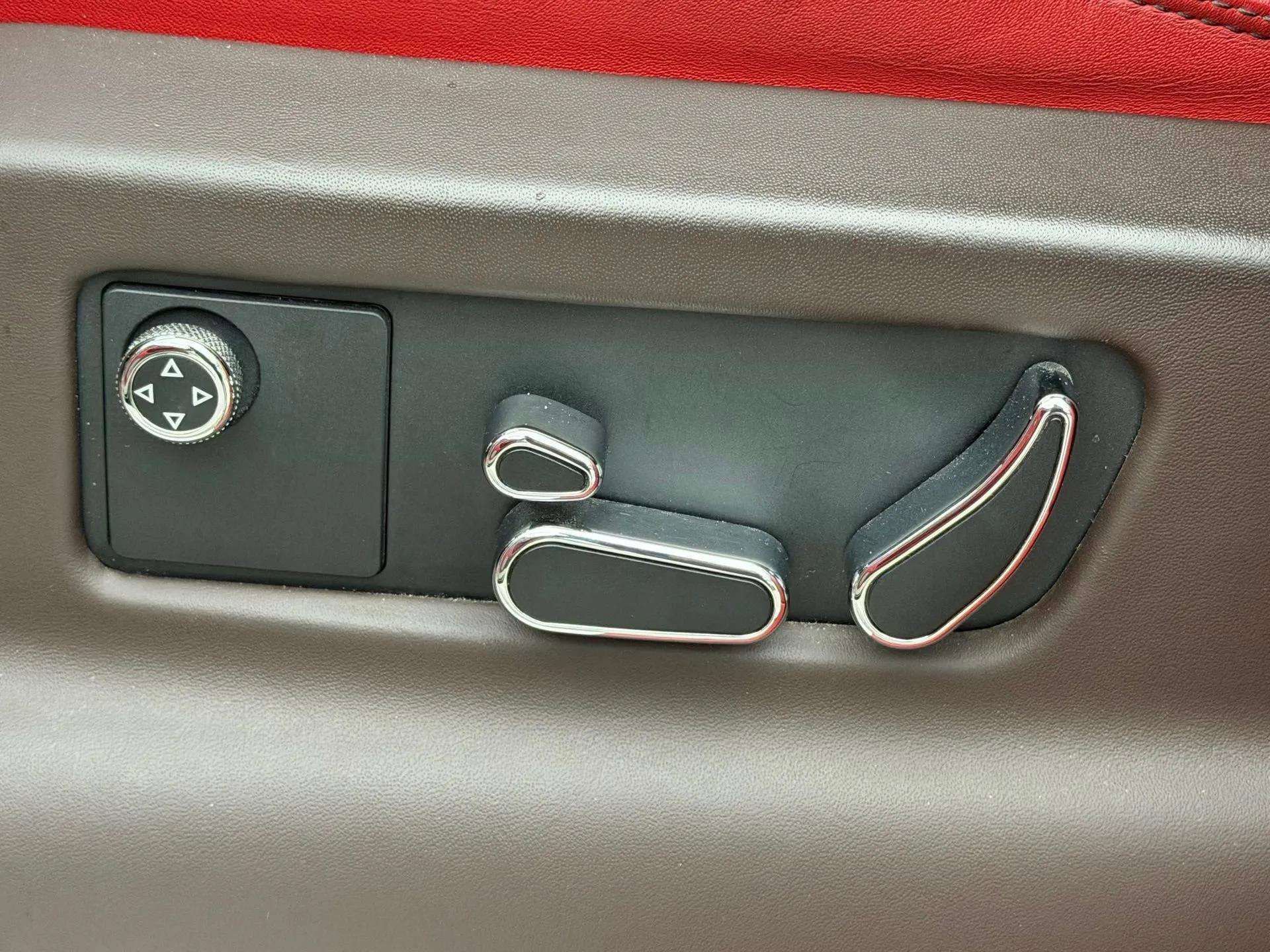 Certified 2022 Bentley Bentayga image 55