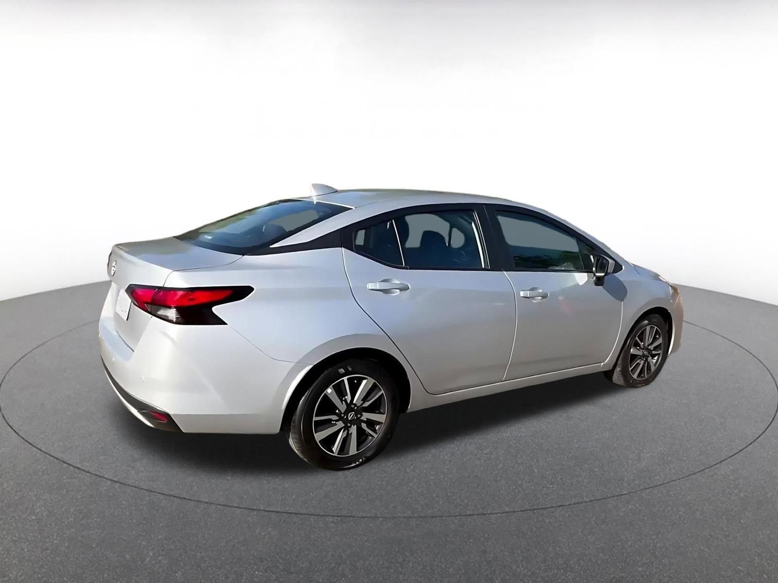 Used 2025 Nissan Versa SV image 14