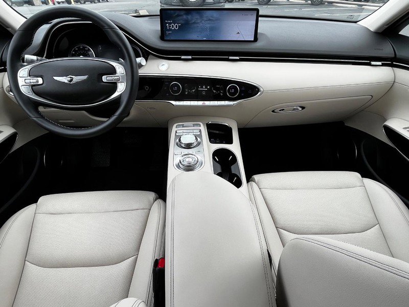 Used 2025 Genesis GV70 2.5T image 11