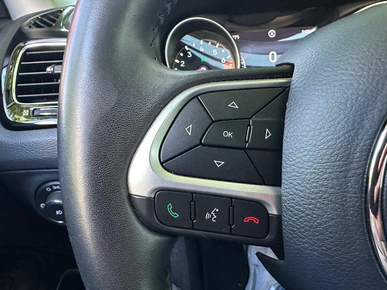 Used 2018 Jeep Compass Latitude w/ Popular Equipment Group AWD/4WD image 13