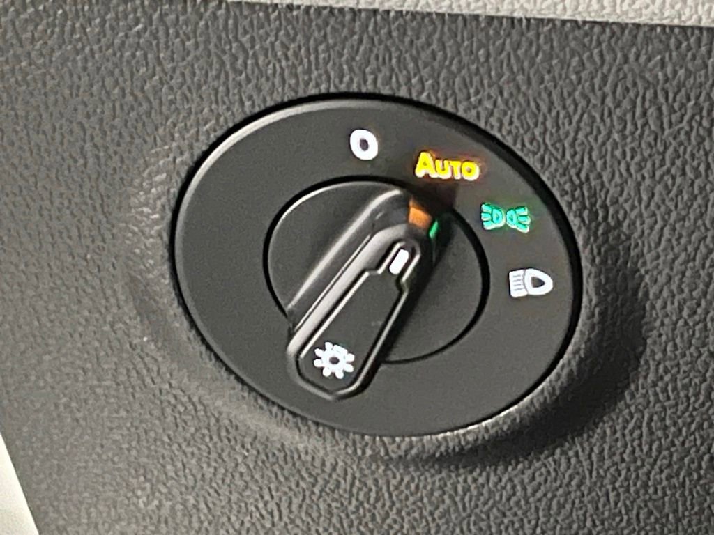 Certified 2022 Volkswagen Taos S image 15