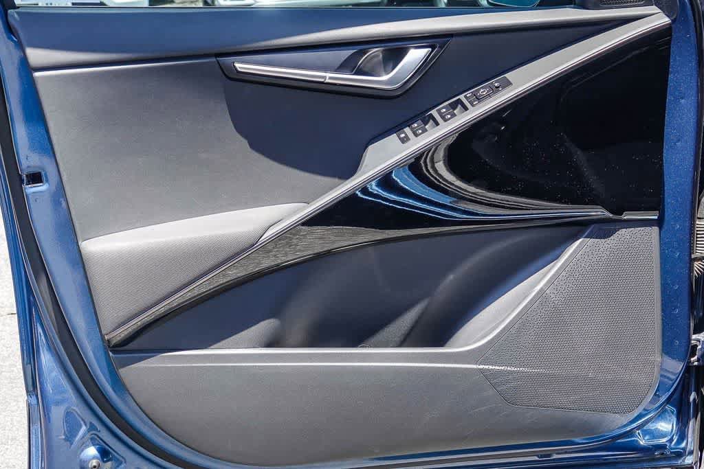 Certified 2023 Kia Niro EX FWD image 19