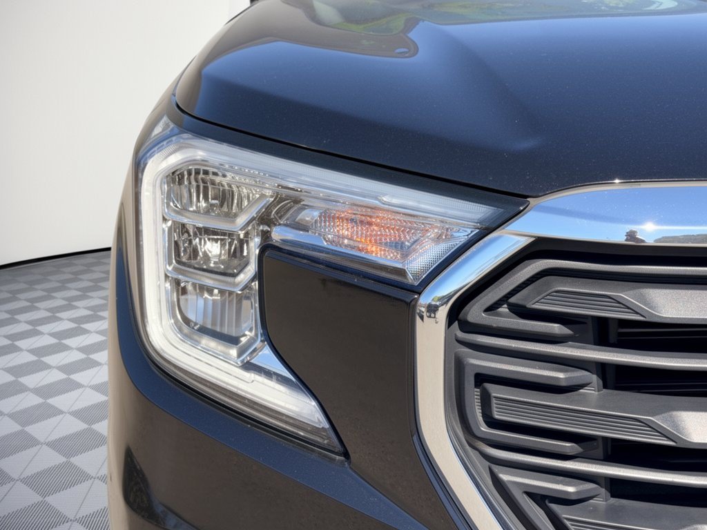 Used 2024 GMC Terrain SLE FWD image 12