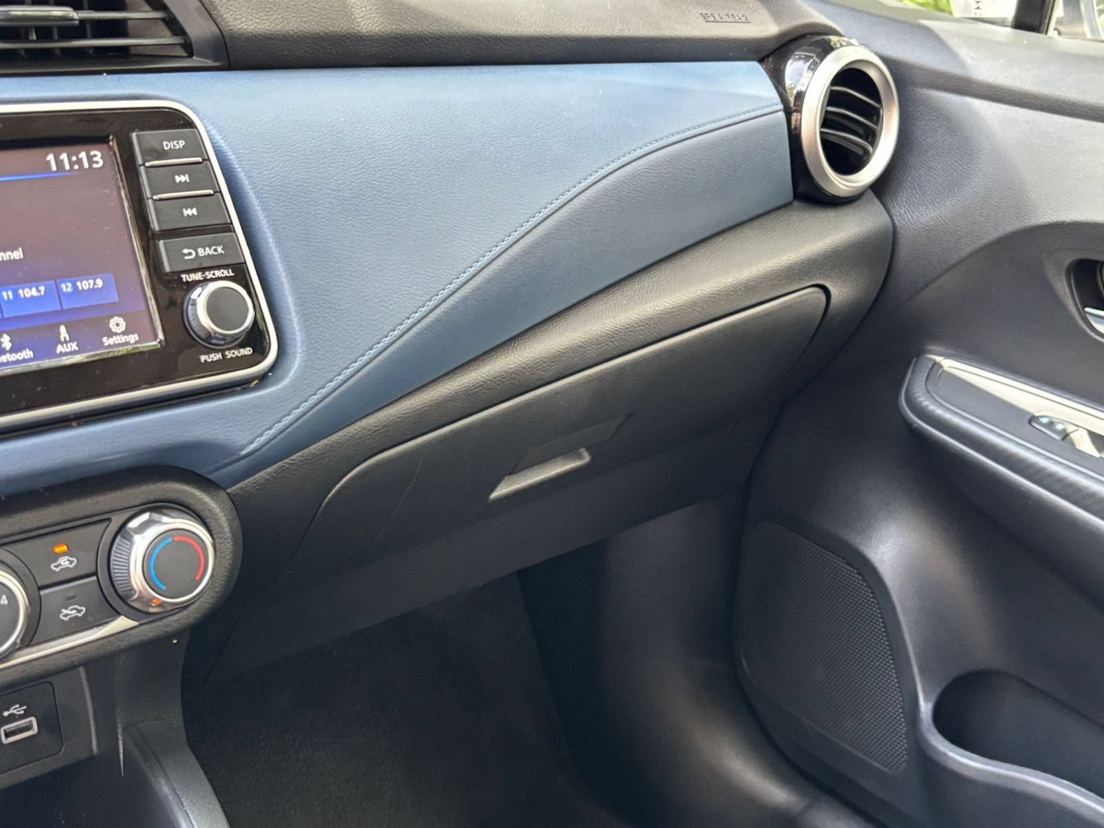 Used 2025 Nissan Versa SV FWD image 32