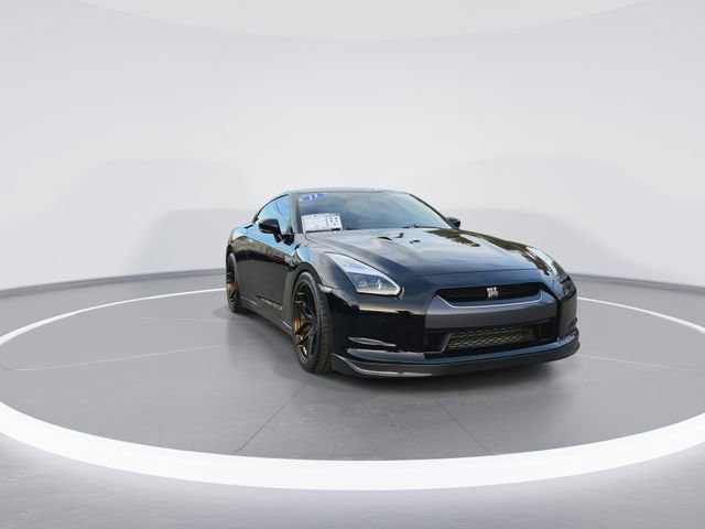 Used 2011 Nissan GT-R Premium image 2