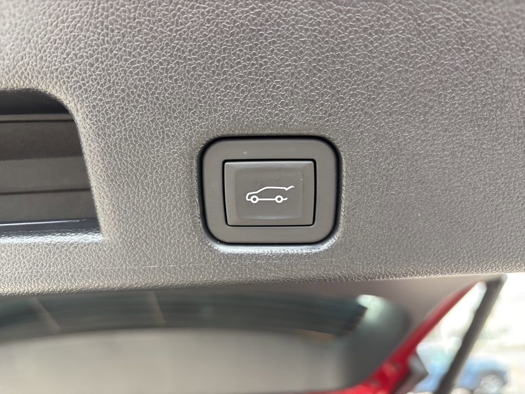 Used 2025 GMC Acadia Denali image 27