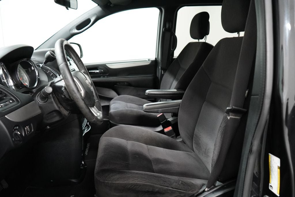 Used 2014 Dodge Grand Caravan SE w/ Quick Order Package 29E SE FWD image 11