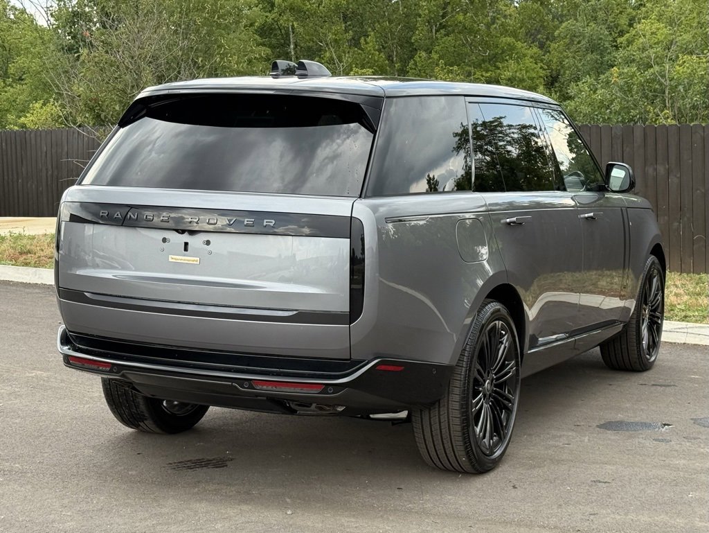 New 2025 Land Rover Range Rover Long Wheelbase SE image 5