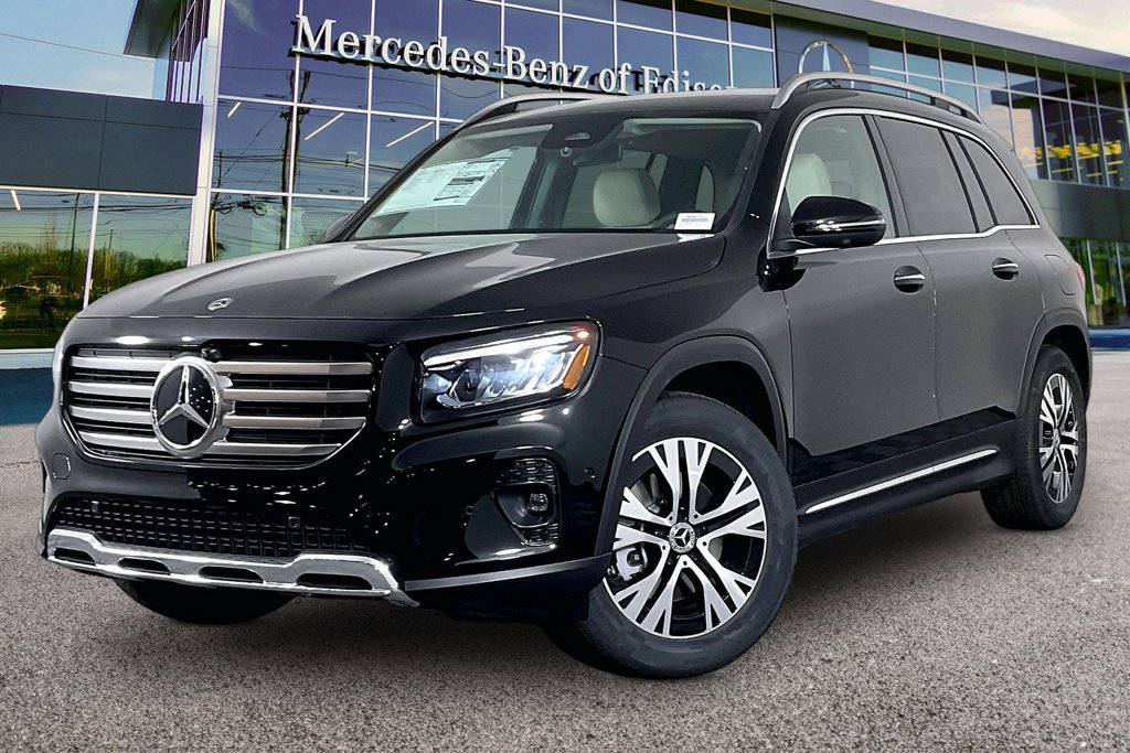 New 2026 Mercedes-Benz GLB 250 4MATIC image 2