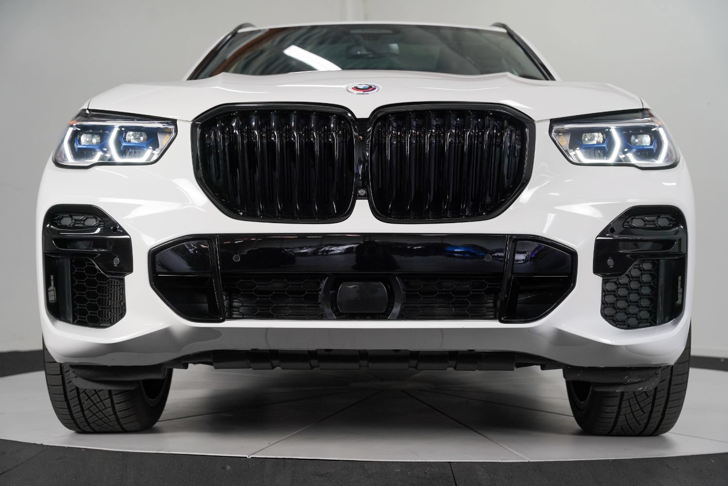 Used 2023 BMW X5 M50i w/ Executive Package AWD/4WD image 14