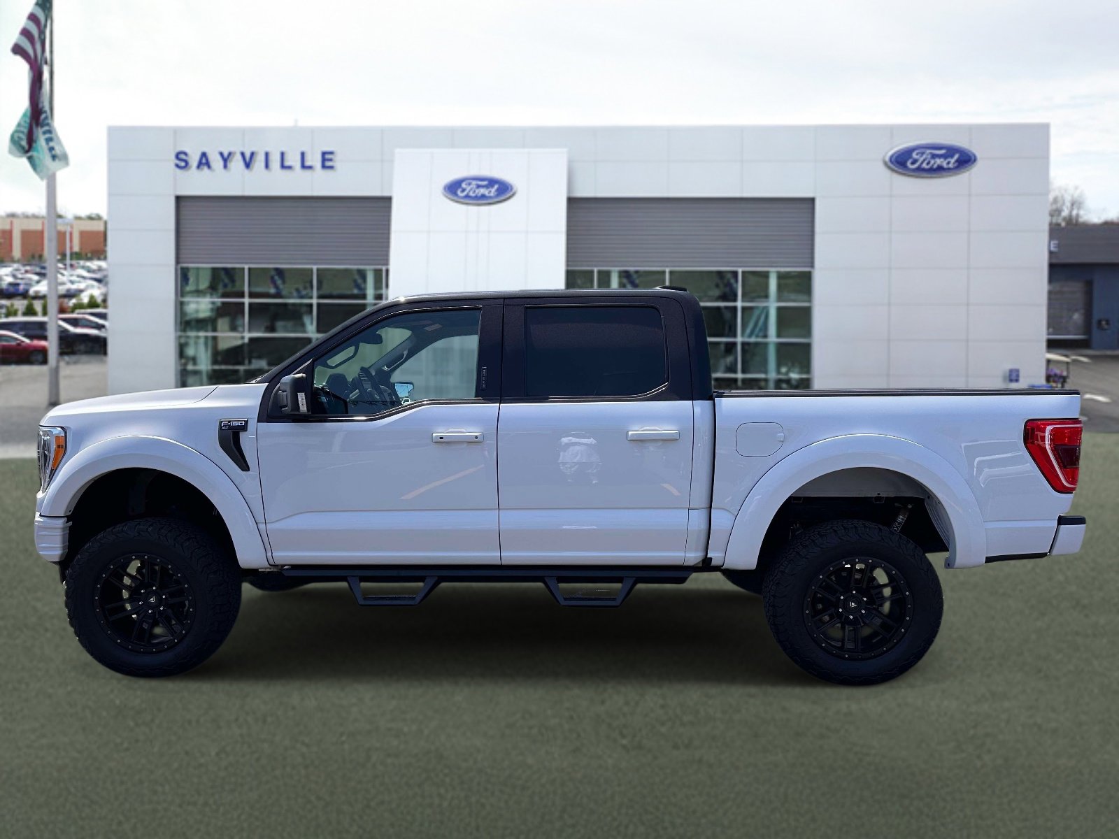 Used 2022 Ford F150 XLT w/ Equipment Group 302A High AWD/4WD image 2