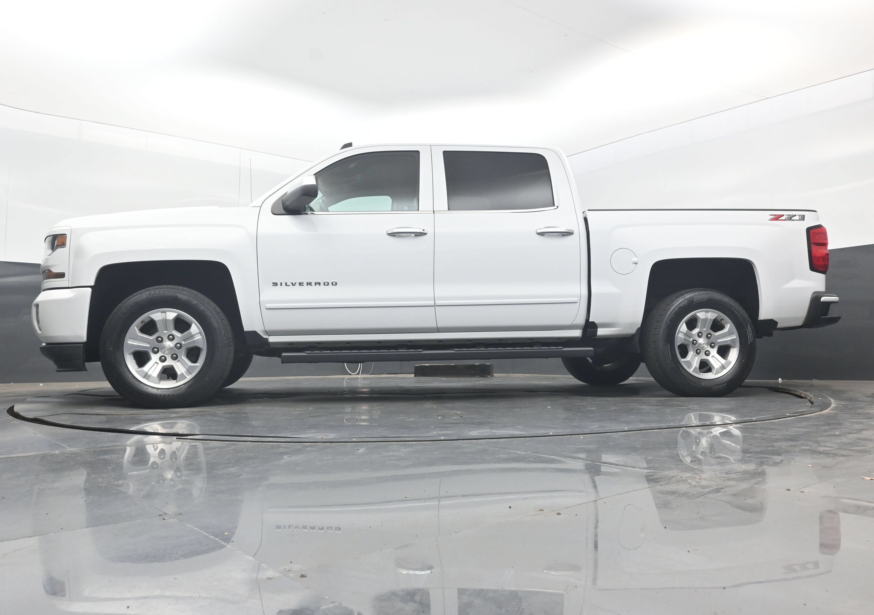 Used 2018 Chevrolet Silverado 1500 LT w/ All Star Edition AWD/4WD image 21