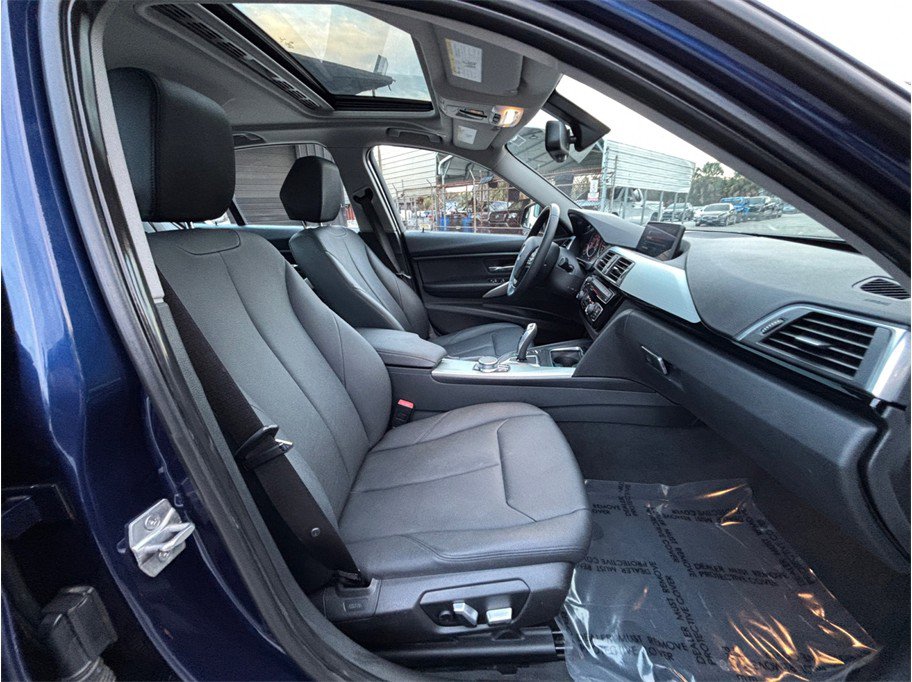 Used 2017 BMW 320i xDrive Sedan image 40