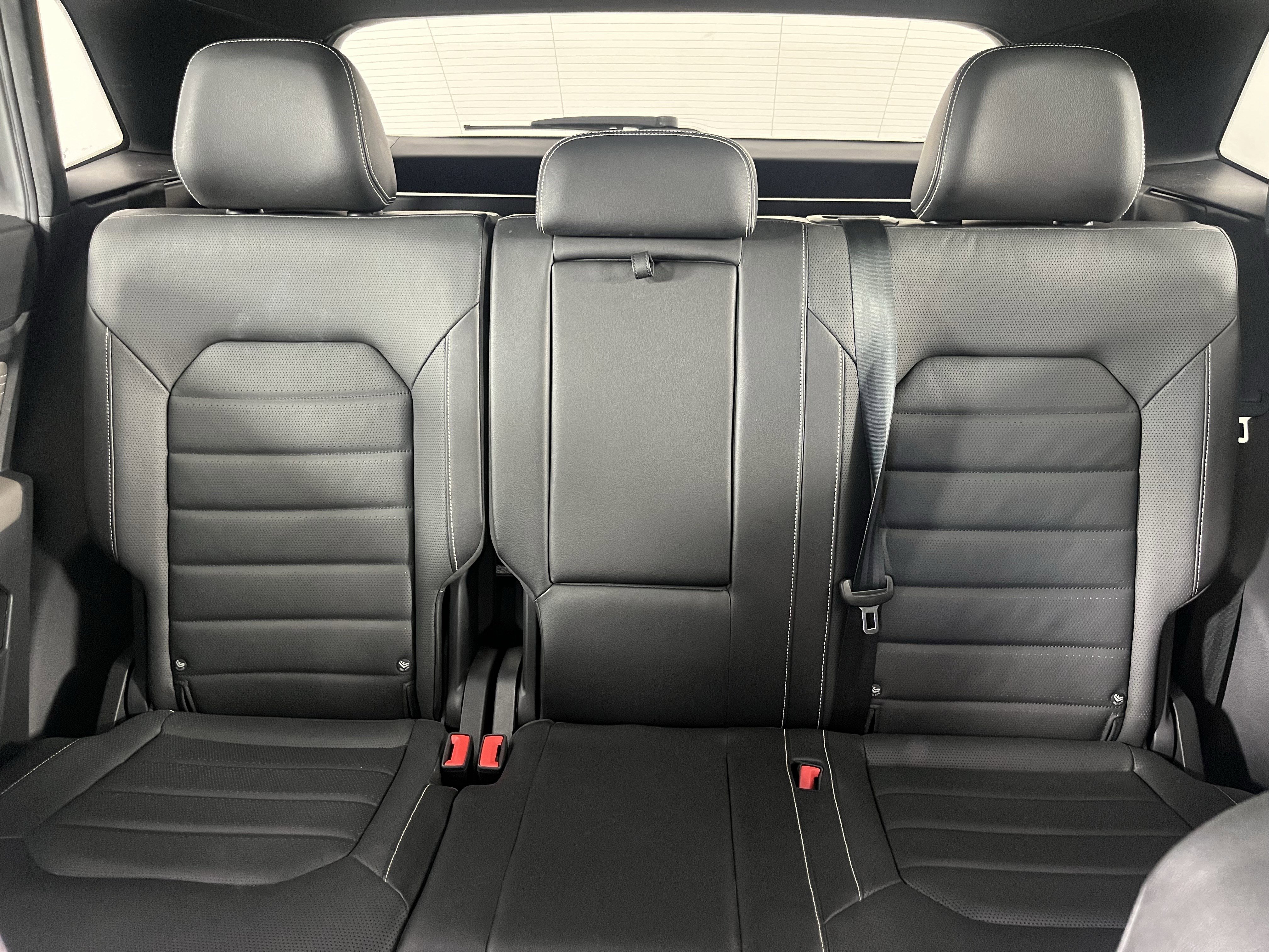 Used 2023 Volkswagen Atlas Cross Sport SEL Premium R-Line image 23