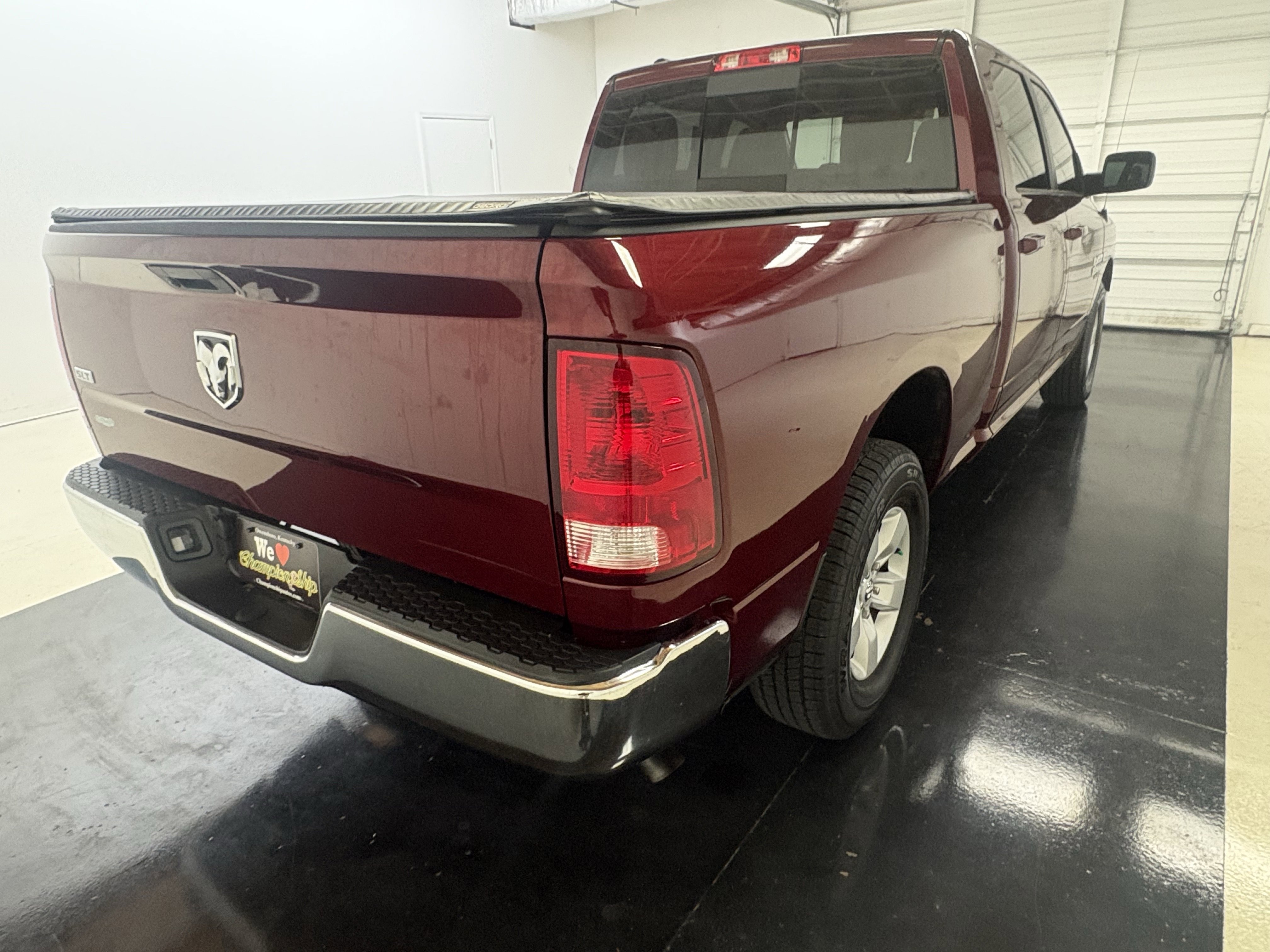 Used 2019 RAM 1500 Classic SLT image 7