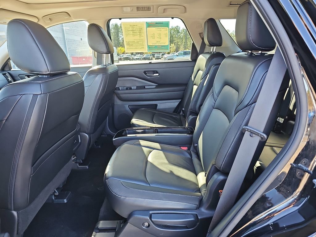Used 2023 Nissan Pathfinder SL w/ SL Premium Package image 19
