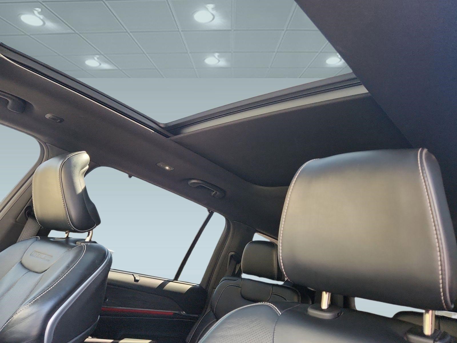 Used 2021 Jeep Grand Cherokee L Overland w/ Luxury Tech Group IV AWD/4WD image 11