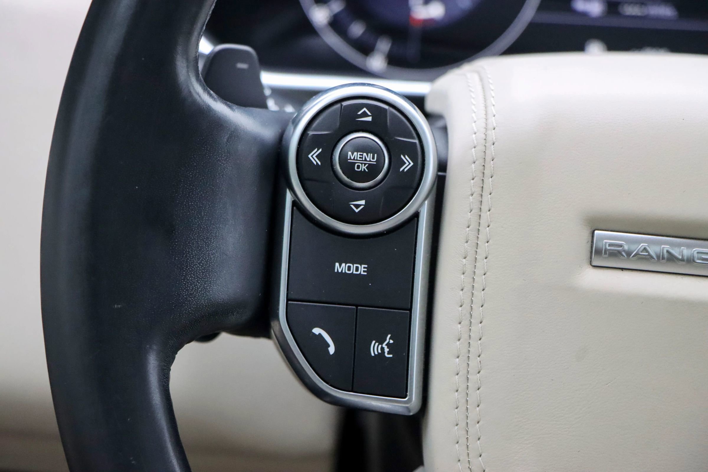 Used 2017 Land Rover Range Rover HSE image 23