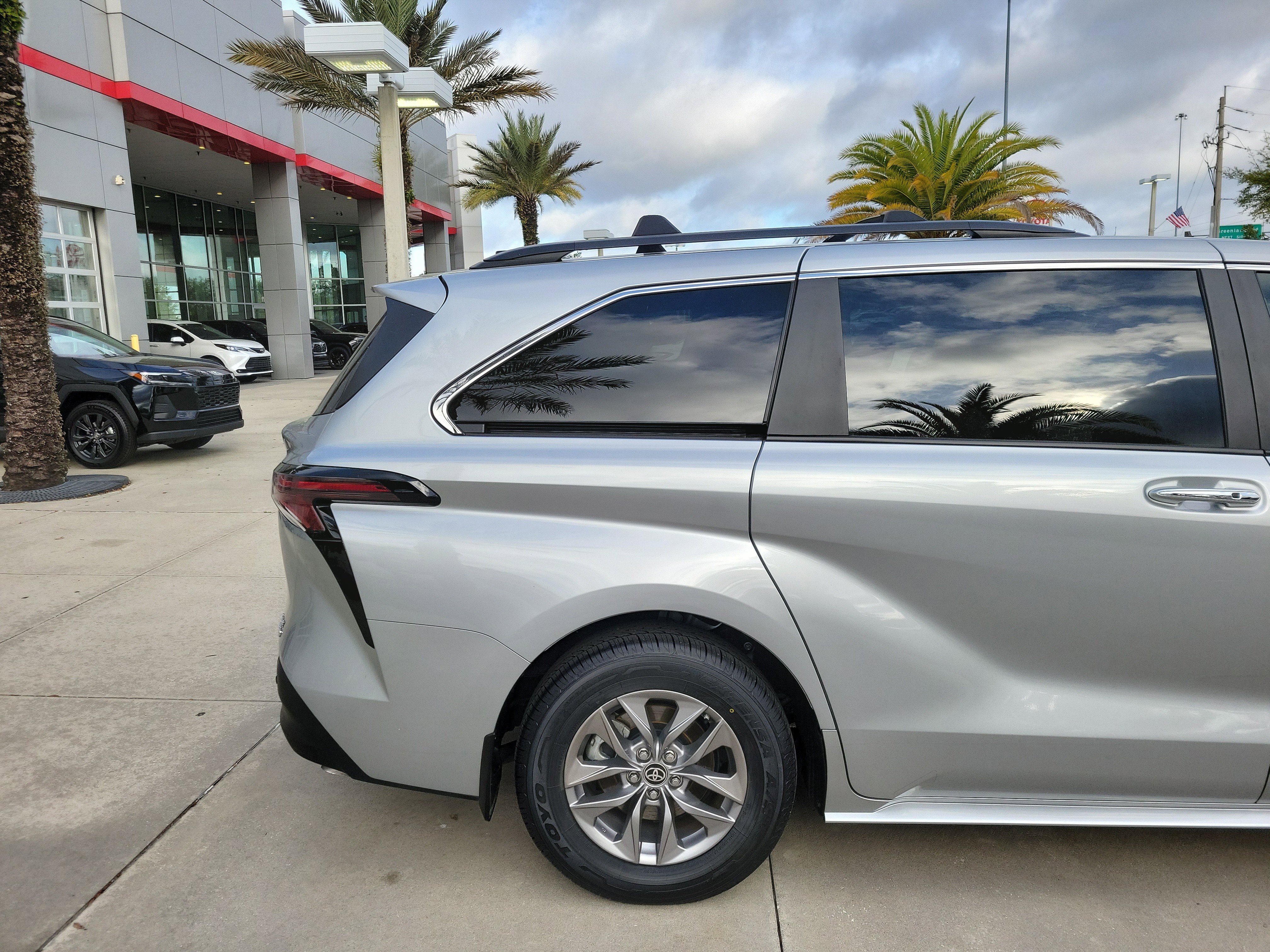 Certified 2024 Toyota Sienna XLE image 6