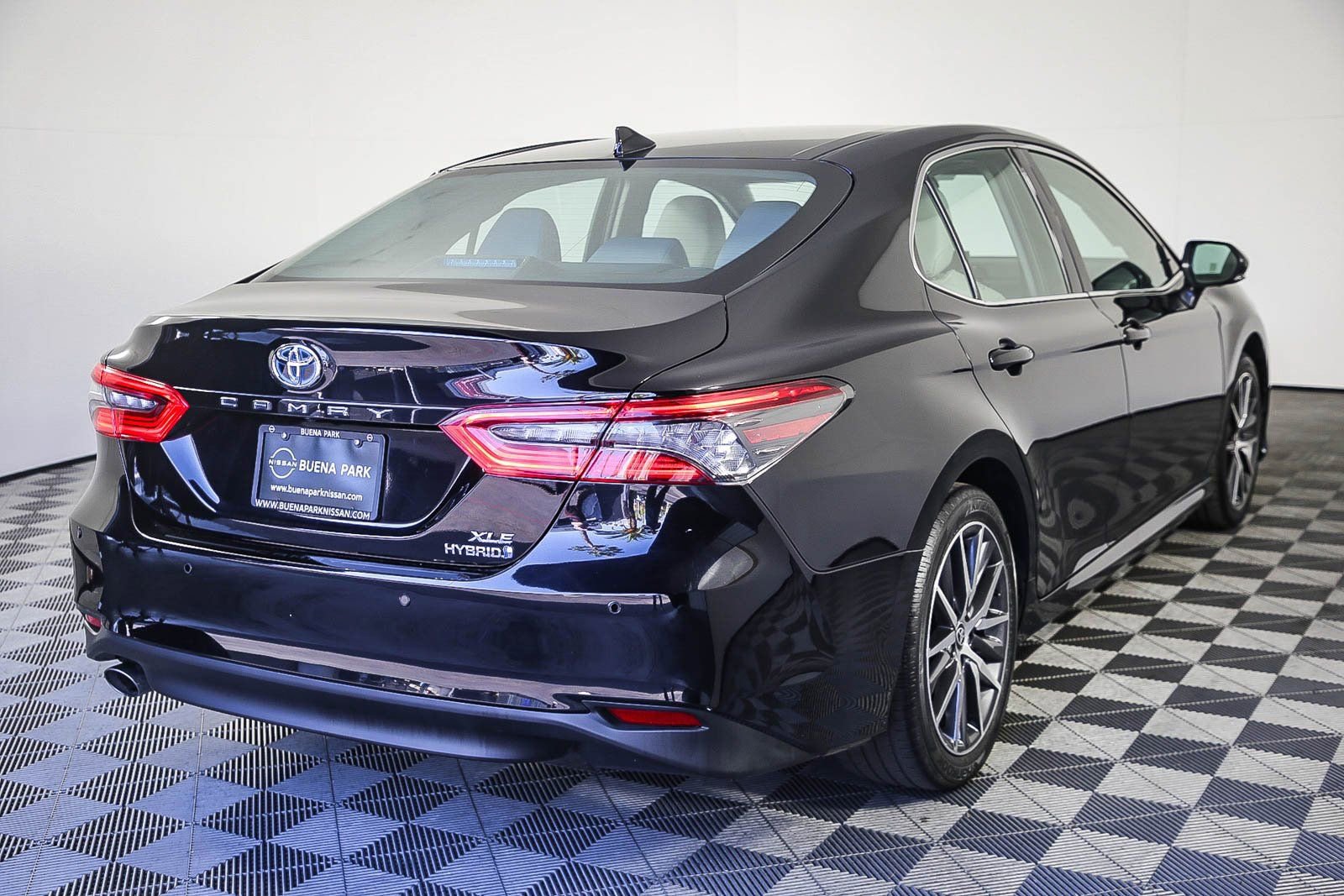Used 2024 Toyota Camry XLE image 7