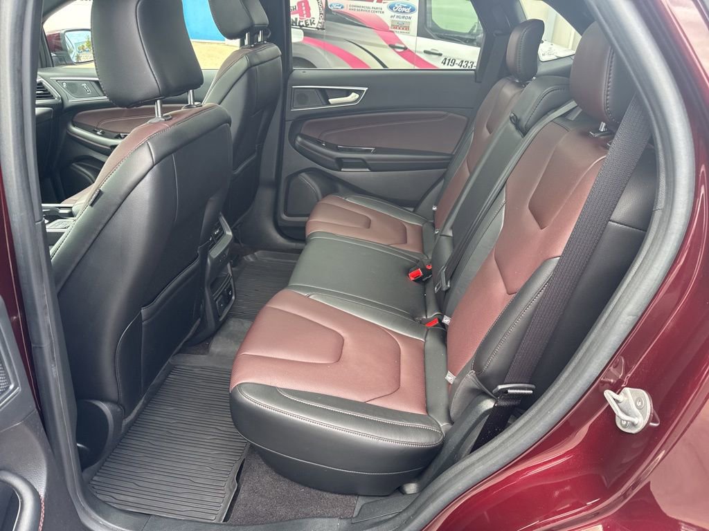 Used 2020 Ford Edge Titanium w/ Equipment Group 301A AWD/4WD image 30